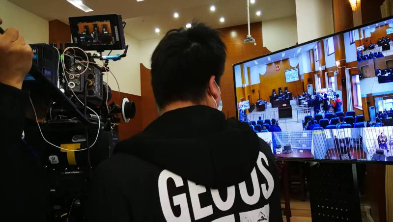 AI生成VS人工创意——义马市广告片拍摄公司的技术浪漫主义实践